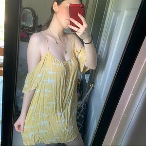Super cute yellow tie-dye dress 💛